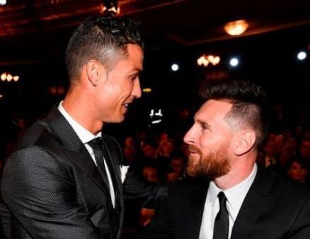 北京半场三分11中8，翟晓川&张才仁同砍11分（北京队半场三分11投8中，翟晓川与张才仁各得11分）