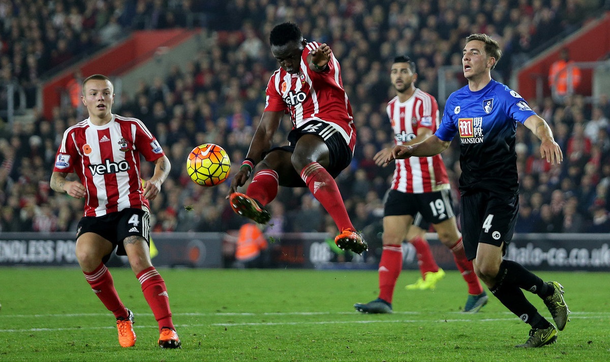 拉菲尼亚：今天我觉得有点累，要求换人是因为我没法坚持了（拉菲尼亚自述疲惫：体能难以支撑，主动申请被换下）