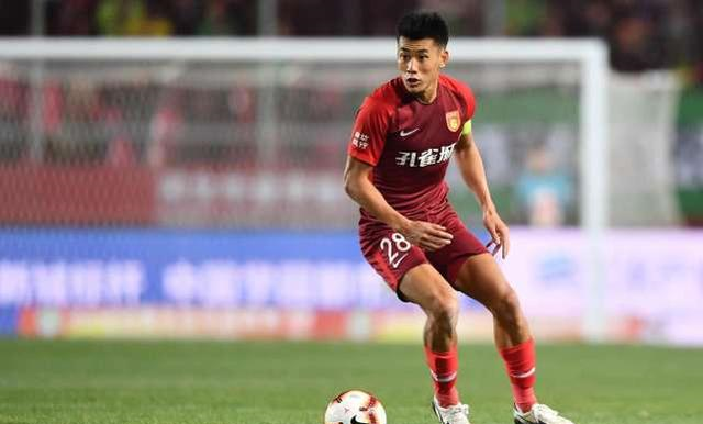 谢维军谈踢中卫：我很害怕出现失误，有经历才会有成长（谢维军谈改打中卫：怕犯错，但历练促成长）