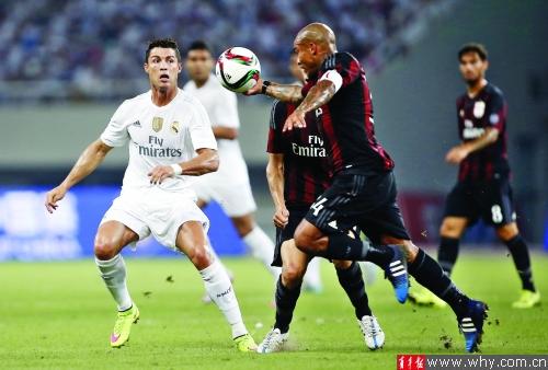 中甲半场：安以恩笑纳对方门将大礼，辽宁铁人暂1-0佛山南狮（中甲半场：安以恩抓住门将失误，辽宁铁人暂1-0领先佛山南狮）