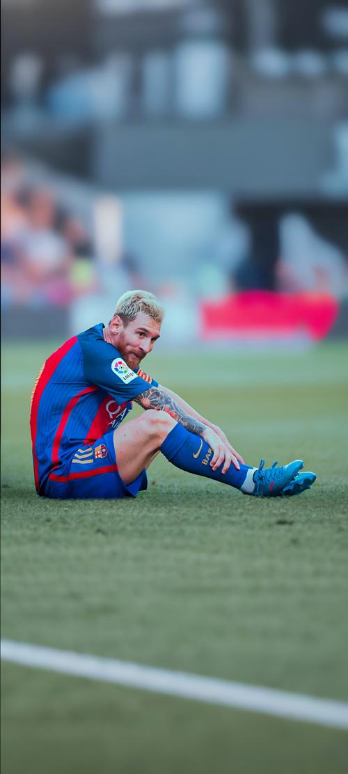 斯洛特两度弃用萨拉赫收奇效，利物浦四场不败迎欧冠胜利（斯洛特两次雪藏萨拉赫见成效，利物浦四战不败迎来欧冠胜利）