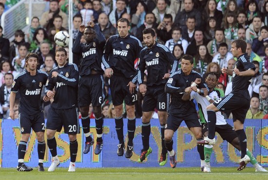 对手完全被防到断电（把对手防到全场熄火）